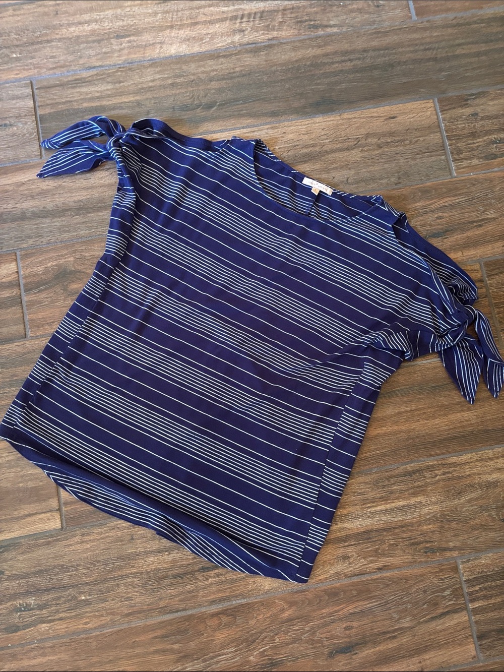 Gibson Latimer Peek Shoulder Tie-Sleeve Top